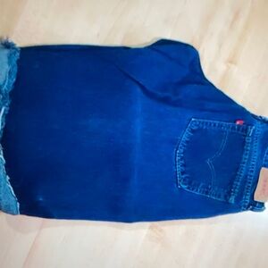 Levi’s Capri shorts